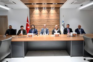 Ana Arı Yetiştirme” Kursunu Tamamlayan Kursiyerlerden Başkan Geçit'e ziyaret