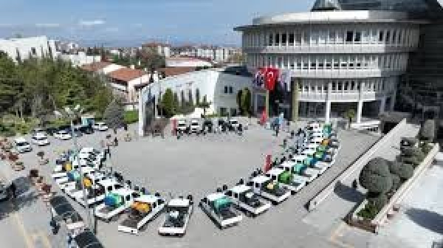 Malatya Büyükşehir Belediyesi, havaların ısınmasıyla birlikte 2026 yılı ilaçlama sezonunu başlattı