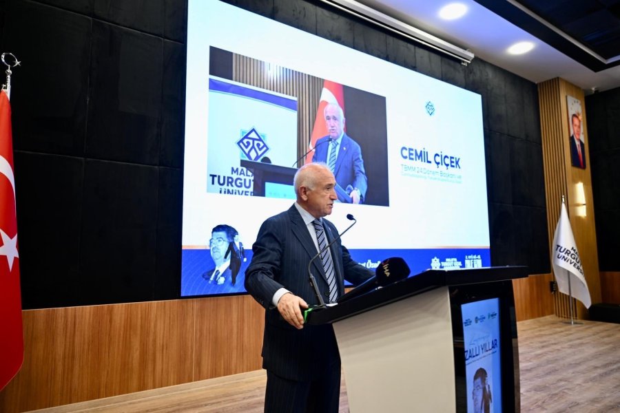 “Özallı Yıllar” Konferansı Malatya’da Yoğun Katılımla Gerçekleştirildi