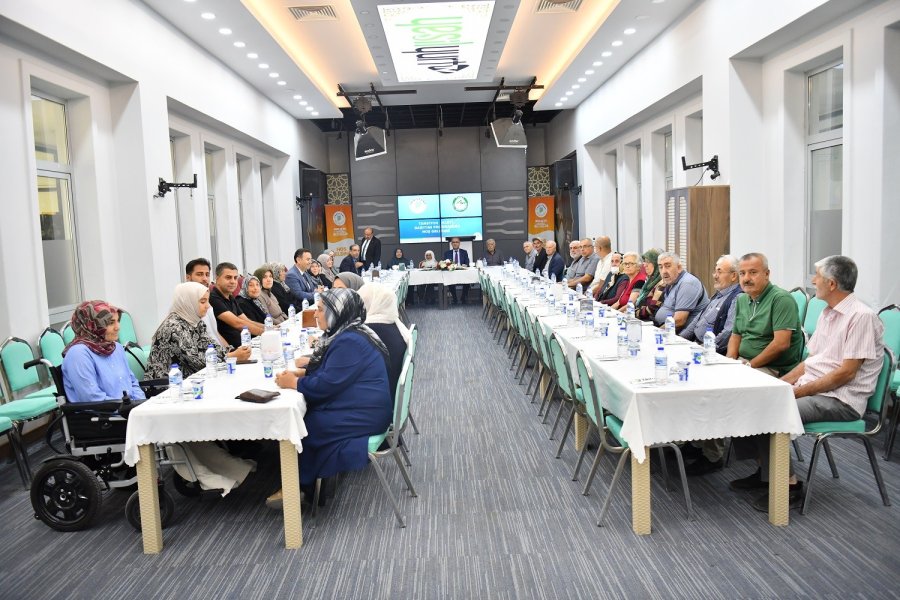 Yeşilyurt Belediyesi’nden İhtiyaç Sahibi Yaşlılara Tansiyon Aleti Desteği!